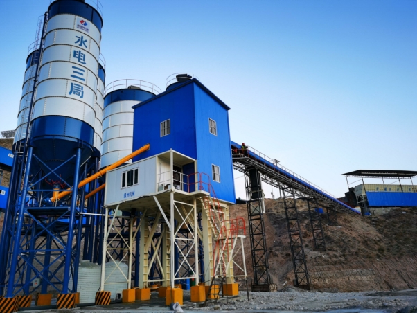 Huangzangsi HZS180 concrete batching plant of the Third Hydropower Bureau